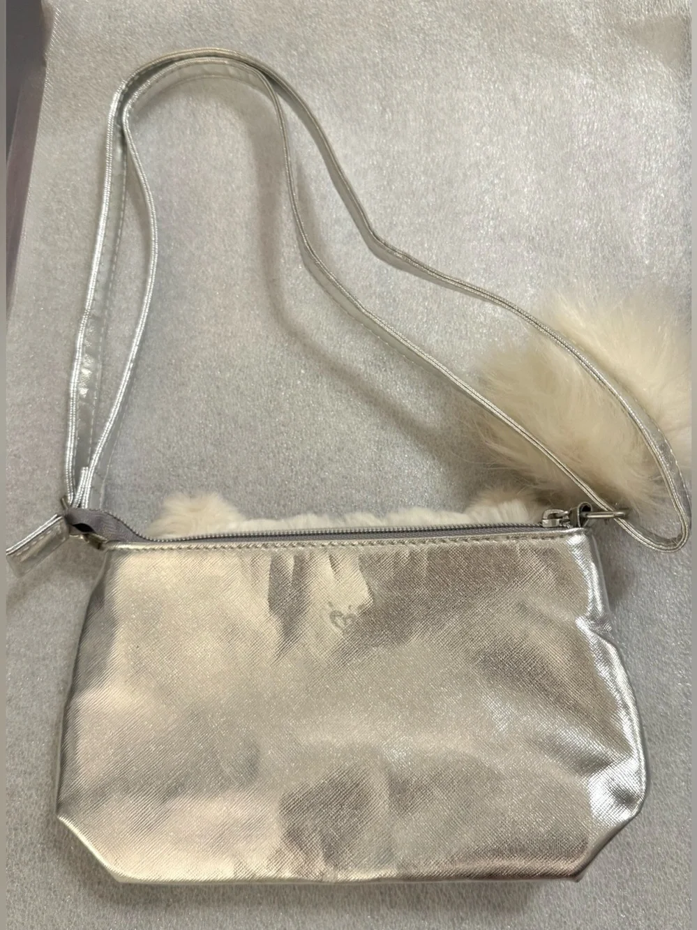 Justice Faux Fur Metallic Owl Critter Crossbody Purse.  W/metallic silver body.